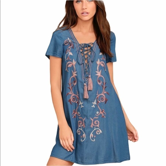 Lulu chambray lace up front embroidered Dress SZ S - Picture 1 of 8
